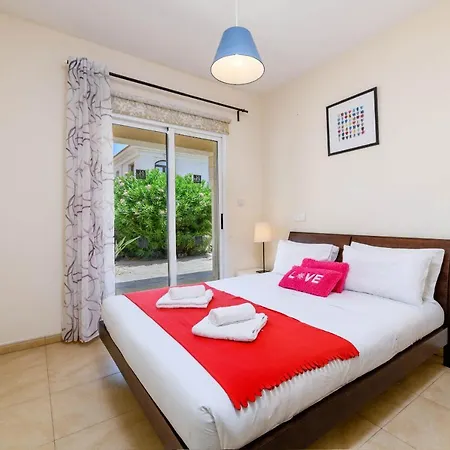 Blue Water Bay Villa *