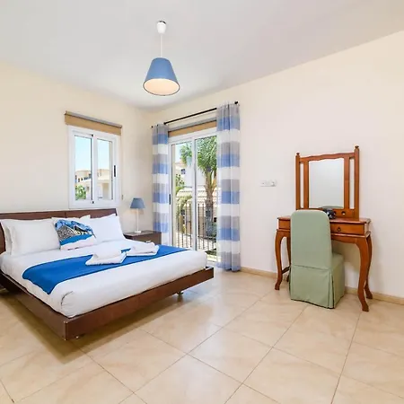 Blue Water Bay Villa *