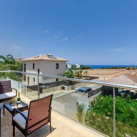 Blue Water Bay Villa *