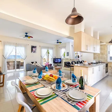Blue Water Bay Villa Paralimni