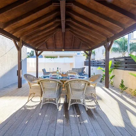 Blue Water Bay Villa *
